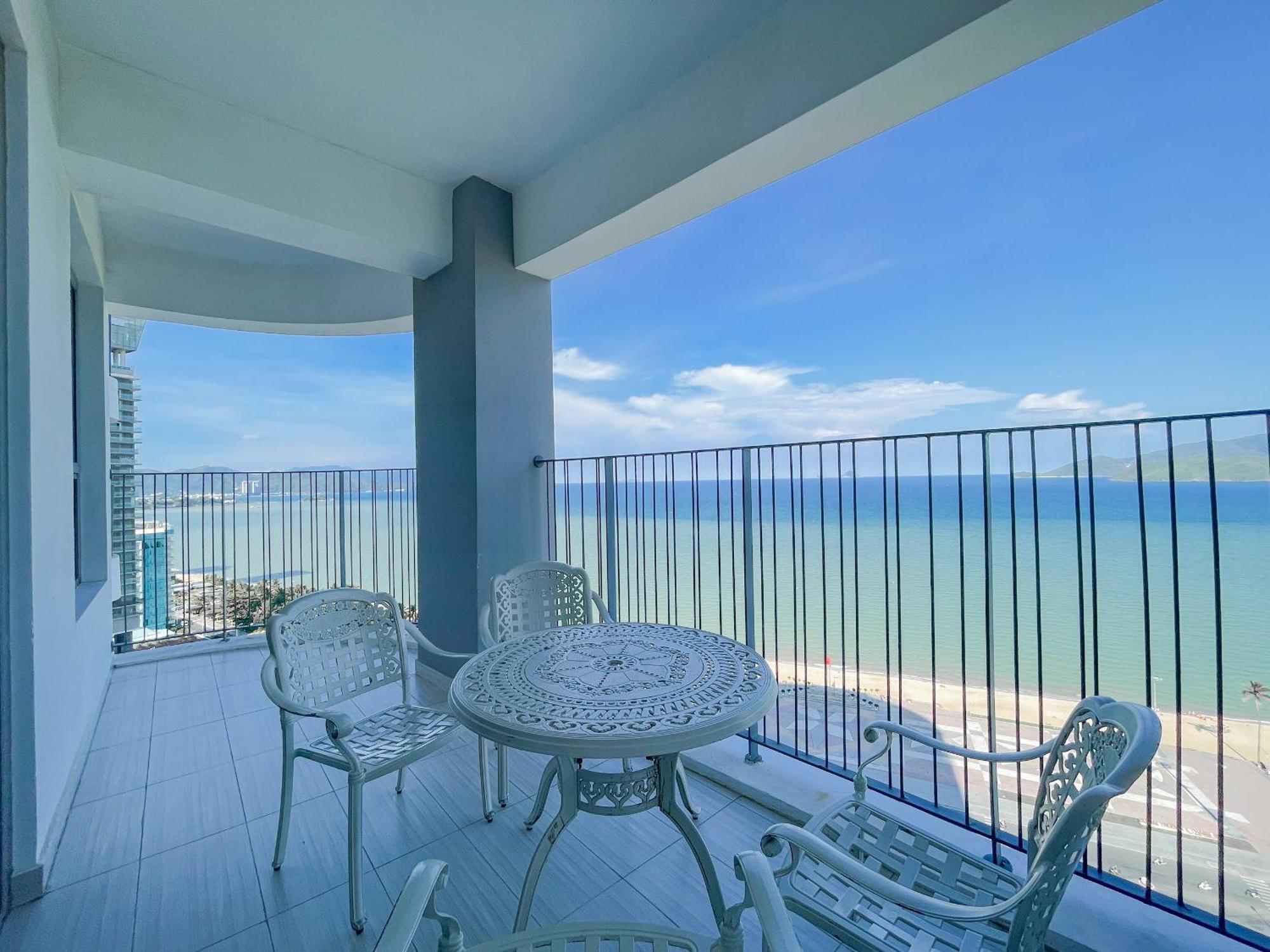 Luxury Seaview Panorama Nha Trang By Luna Exterior photo