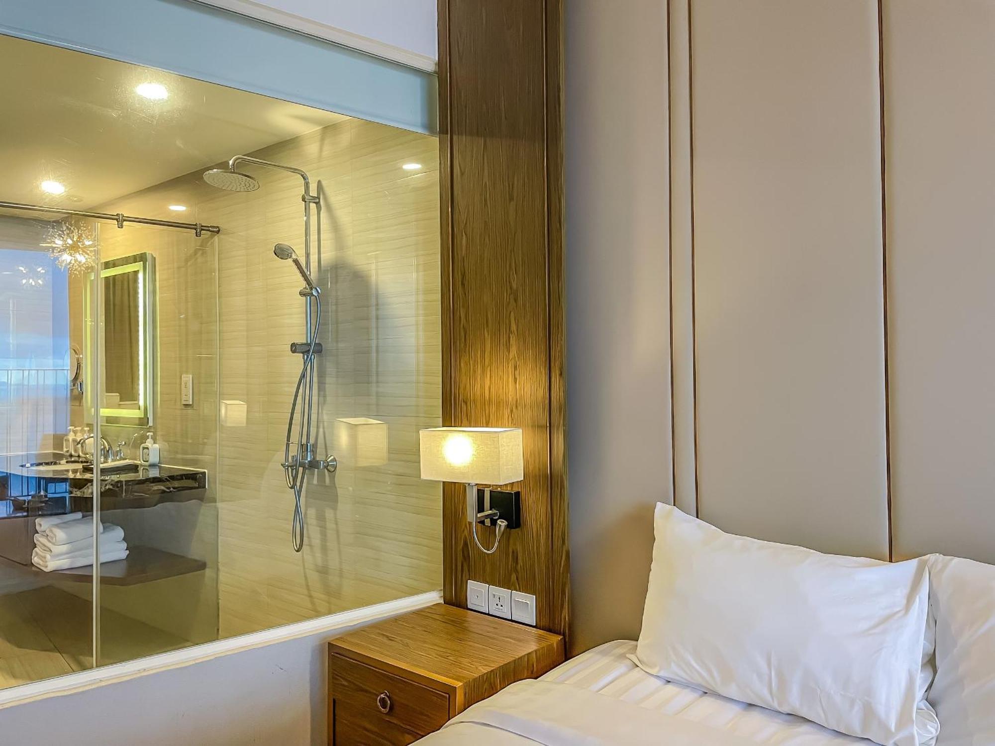 Luxury Seaview Panorama Nha Trang By Luna Exterior photo